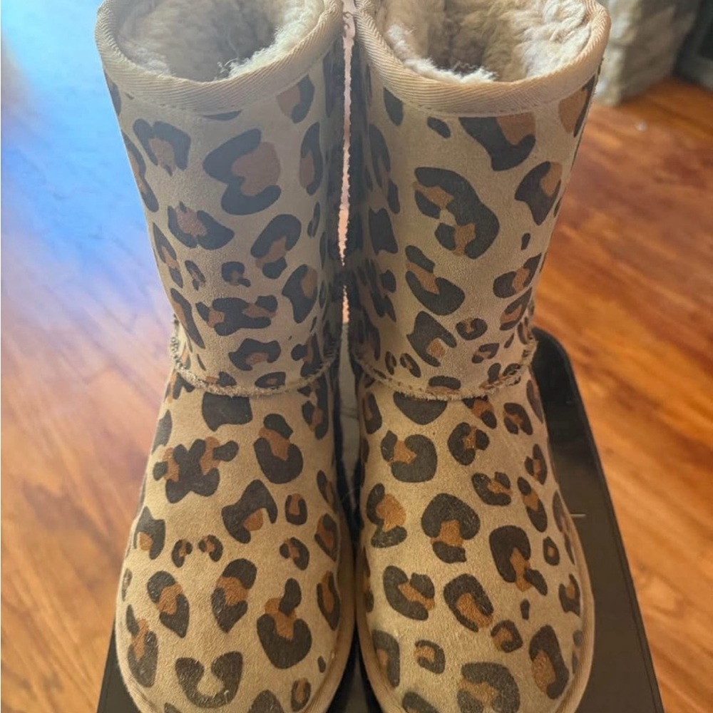 Ugg size 6 Leopard Print Fur-Lined Boots